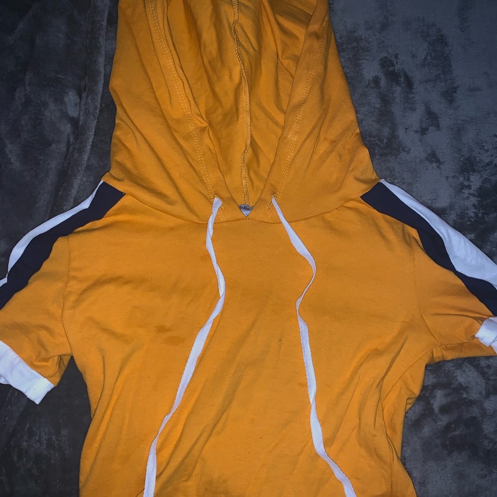 Cropped hoodie